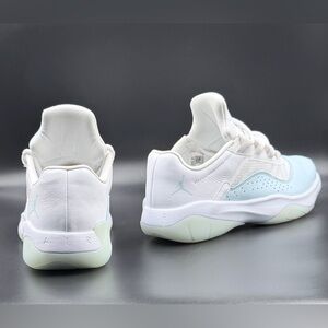 Wmns Air Jordan 11 CMFT Low 'Igloo'